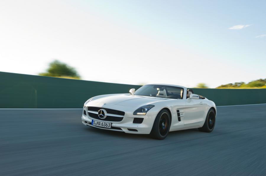  Mercedes-Benz SLS AMG Roadster 2012 года  (фото 30 из 198)